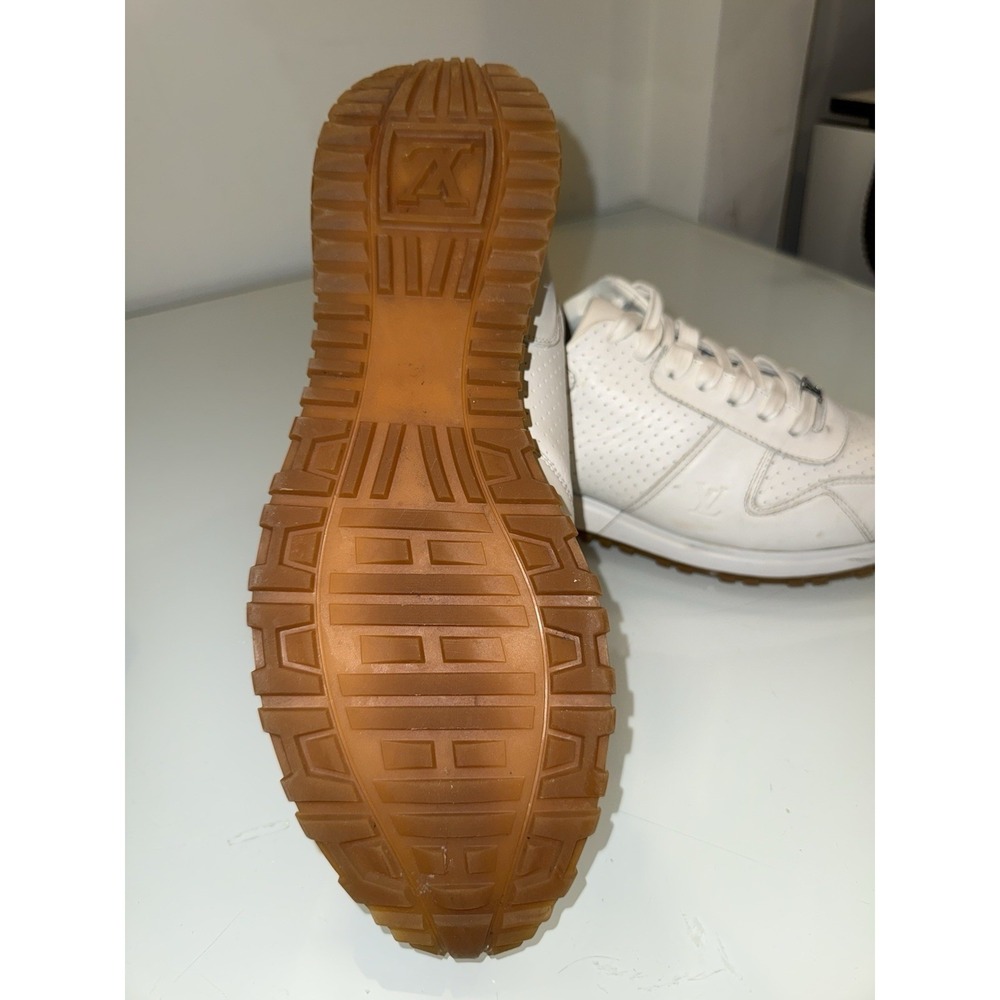 Louis Vuitton Men's White Leather Run Away Sneakers US size 8 (UK 7.5) - Picture 10 of 12